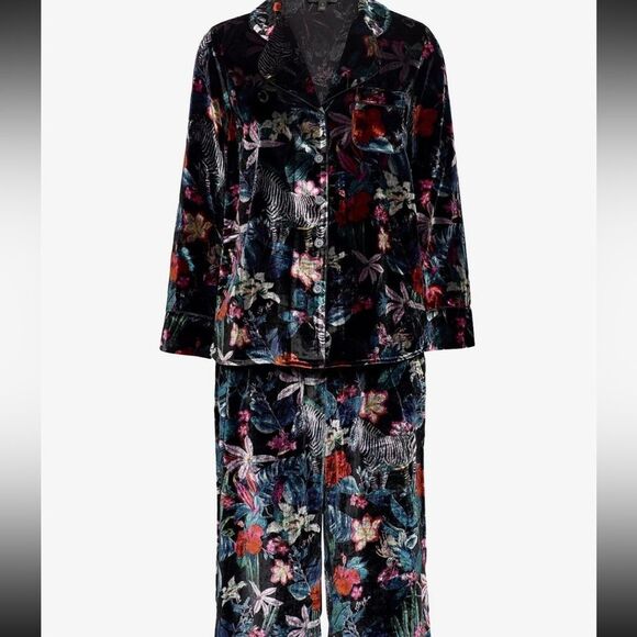 Banana Republic Velvet Watercolor Zebra Pajama Set Lounge Set, Size M - NWOT - Picture 13 of 13